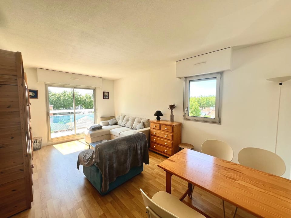 Appartement T2 idéalement situé à Arcachon - Proche plage, commerces et gare - Parking privé - FR-1-319-452 Apartment in Arcachon