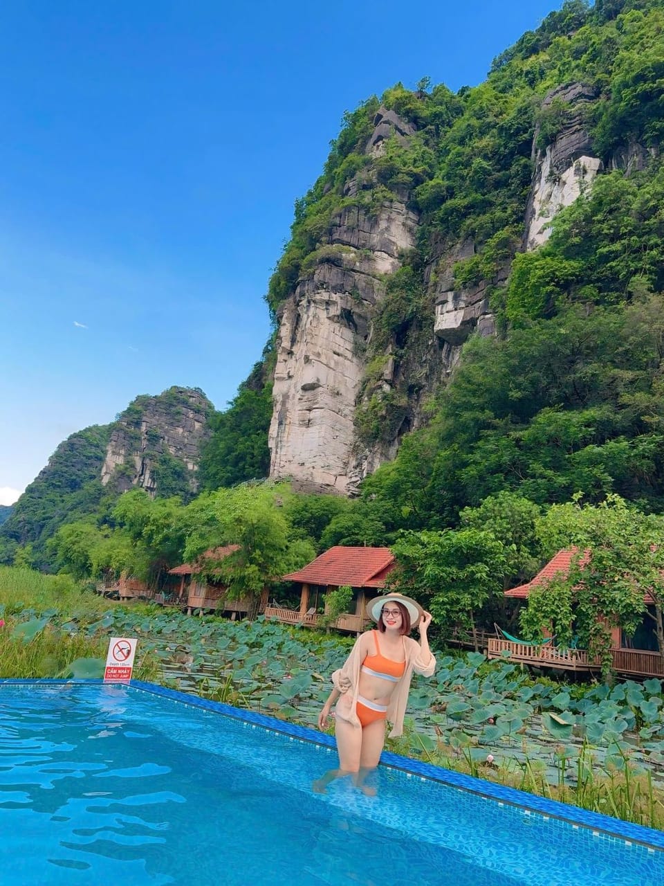 Day, People, Natural landscape, Mountain view, Pool view, Swimming pool, group of guests