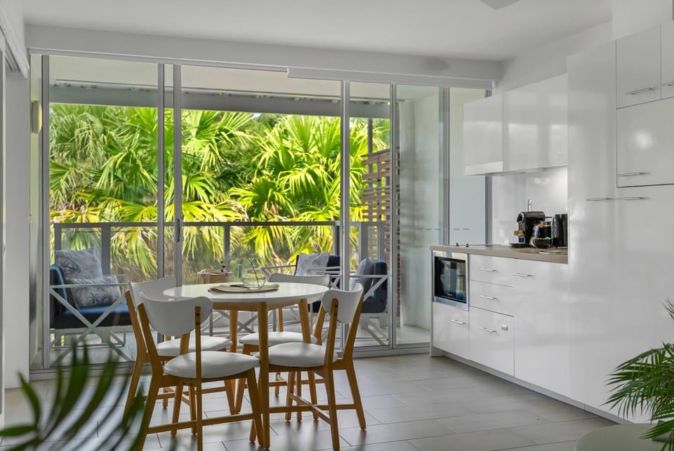 Kitchen or kitchenette, Dining area, kitchen