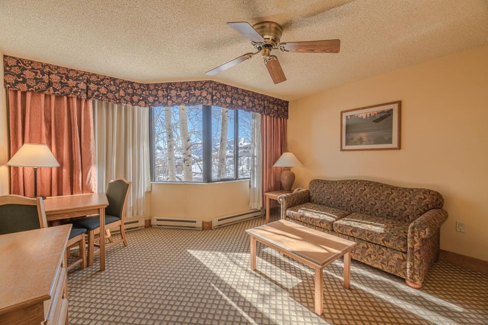 Grand Lodge Condo in the Heart of Mt Crested Butte condo Apartment in Colorado