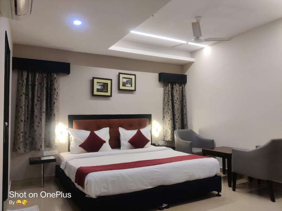 Bed, Bedroom, air conditioner