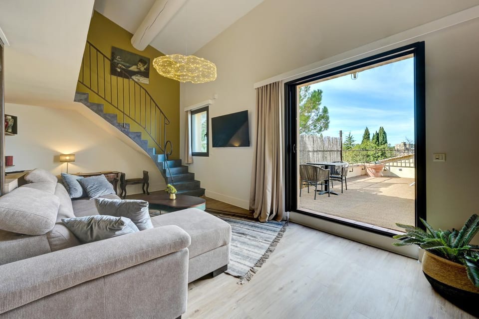 View (from property/room), Balcony/Terrace, Living room