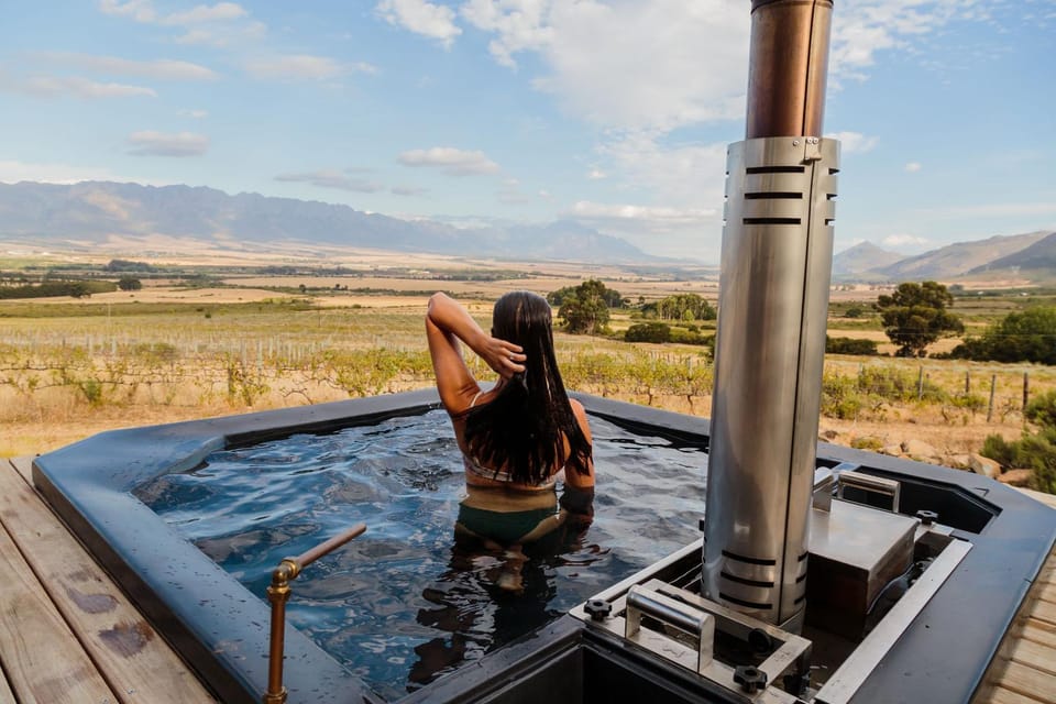 Day, People, Natural landscape, Hot Tub, Mountain view, group of guests