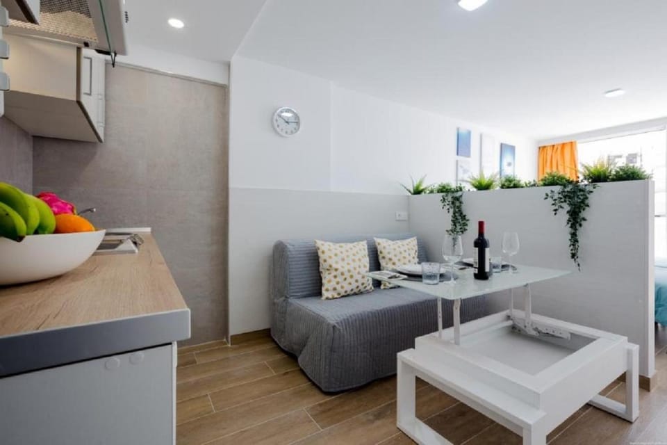 Kitchen or kitchenette, Living room