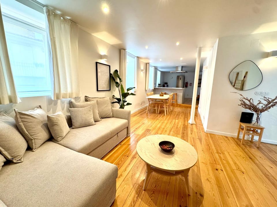 The Yellow House - Duplex Apartment in Lisbon