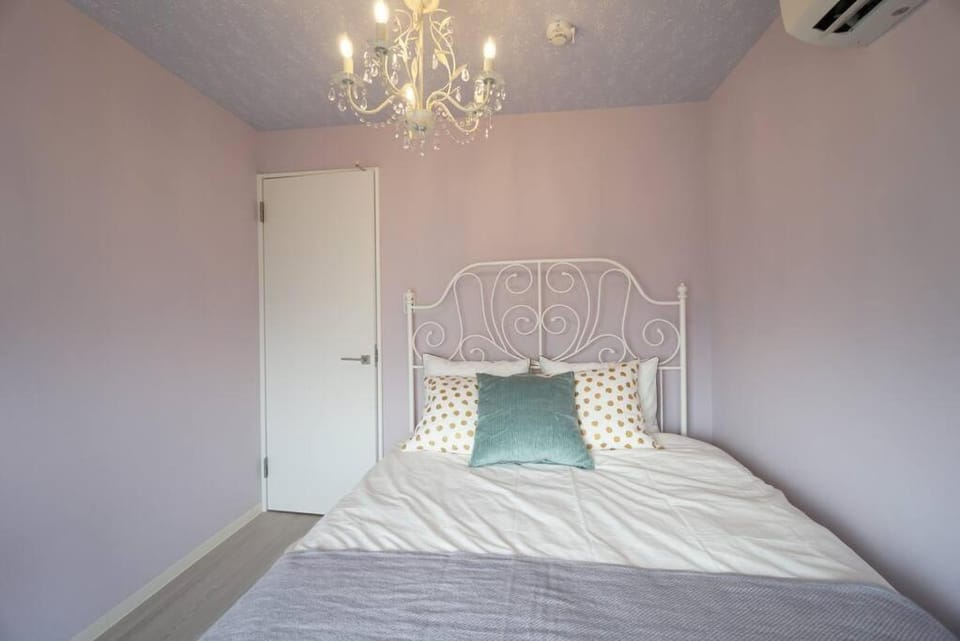 FU-RIN 3mins walk to station/6mins NANBA/16mins UMEDA Apartment in Osaka