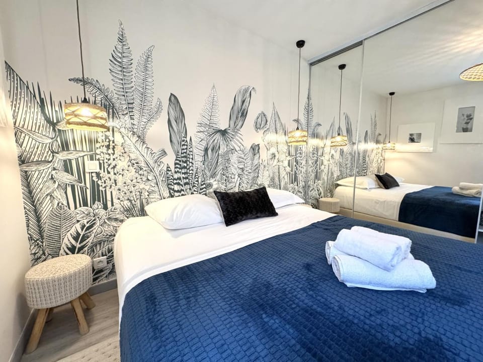 Bed, Bedroom