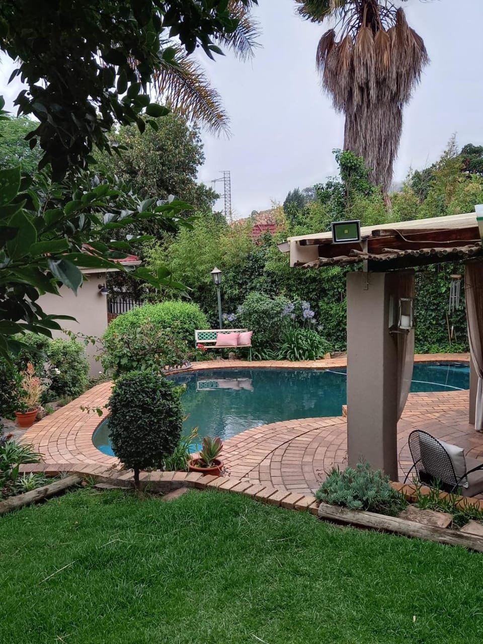 Stunning BnB in Gorgeous Garden Setting Apartment in Gauteng