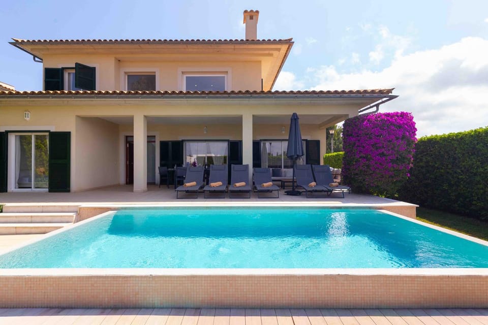 Villa mar i Villa in Raiguer