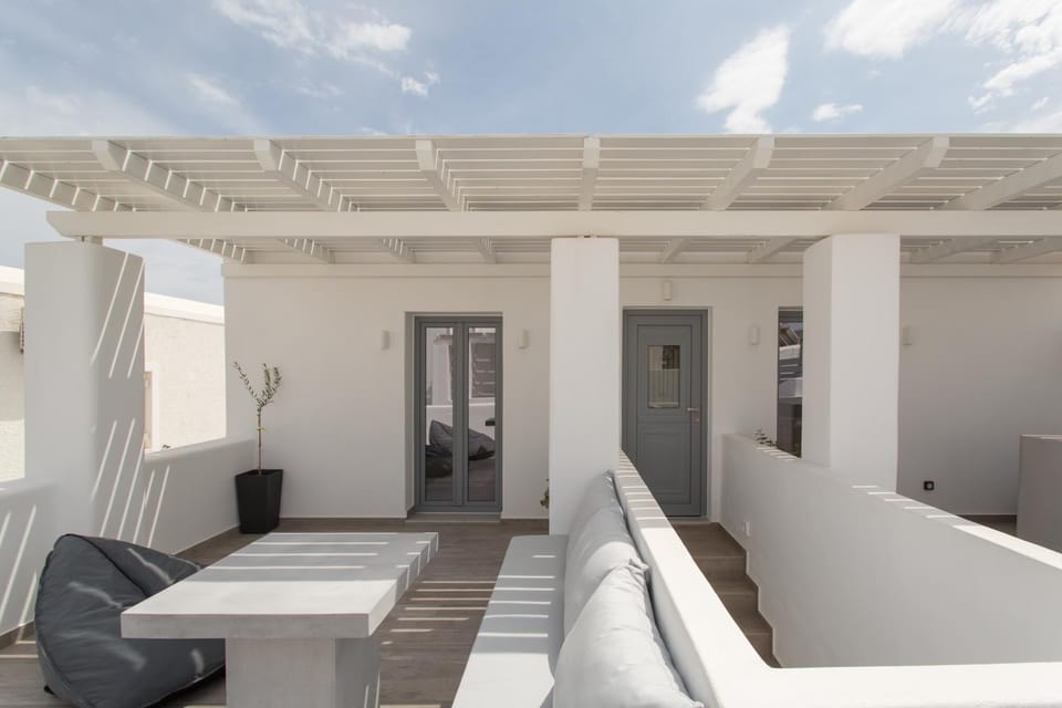 Patio, Facade/entrance, Balcony/Terrace