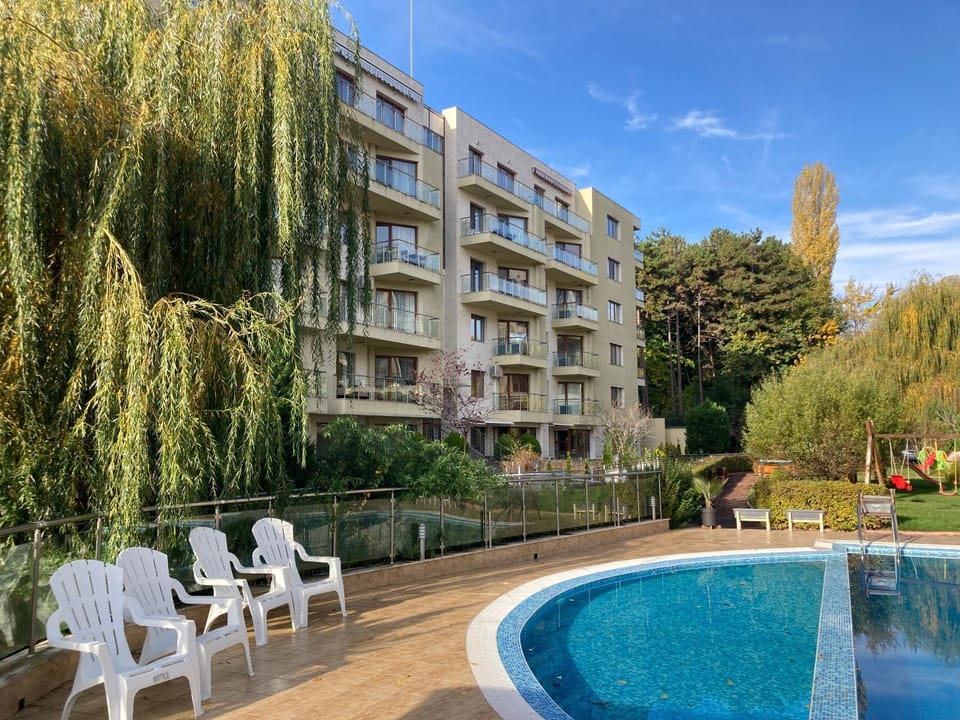 Property building, Swimming pool