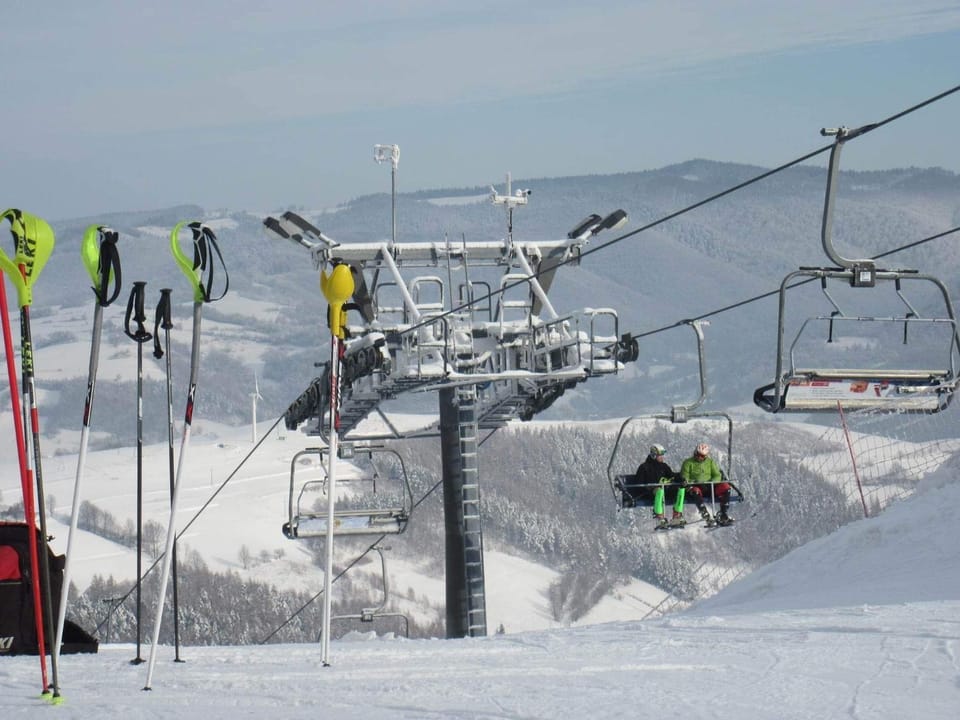 Nearby landmark, Winter, Skiing