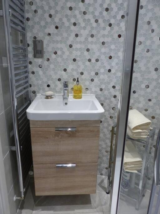 Shower, Bathroom