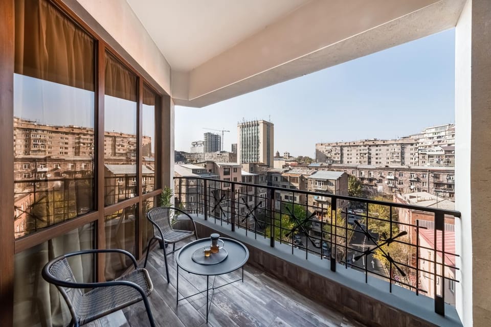 Balcony/Terrace, City view