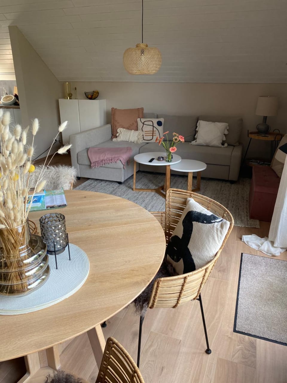 Living room, Seating area, Dining area