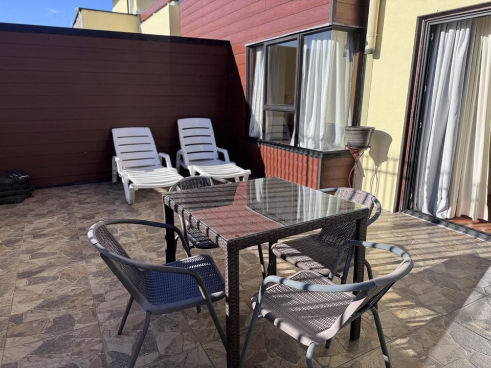Balcony/Terrace, Living room, Seating area, sunbed