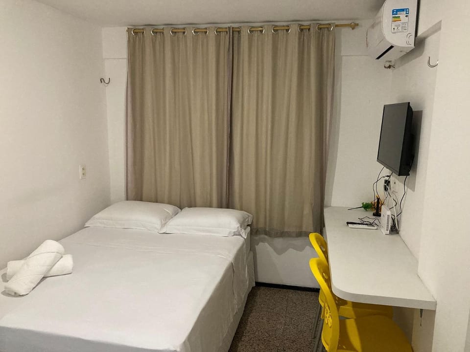 Bed, Bedroom, air conditioner
