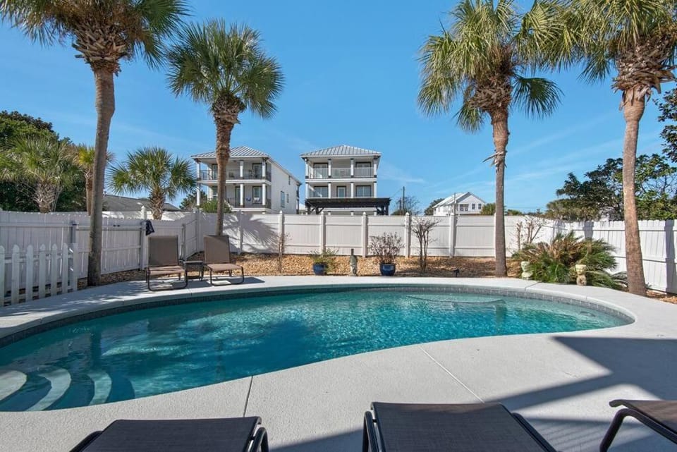 Swimming pool, Swimming pool