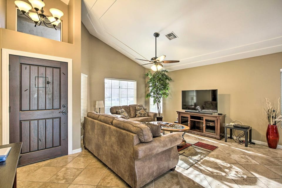 Pool, Hot Tub & Golf Course View: Glendale Oasis! House in Glendale