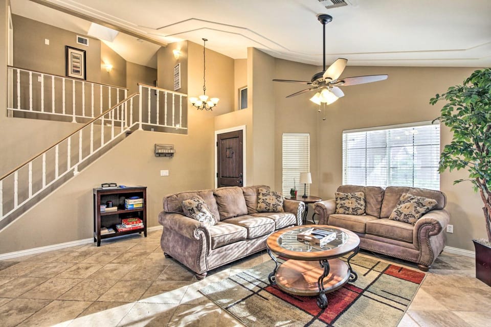Pool, Hot Tub & Golf Course View: Glendale Oasis! House in Glendale