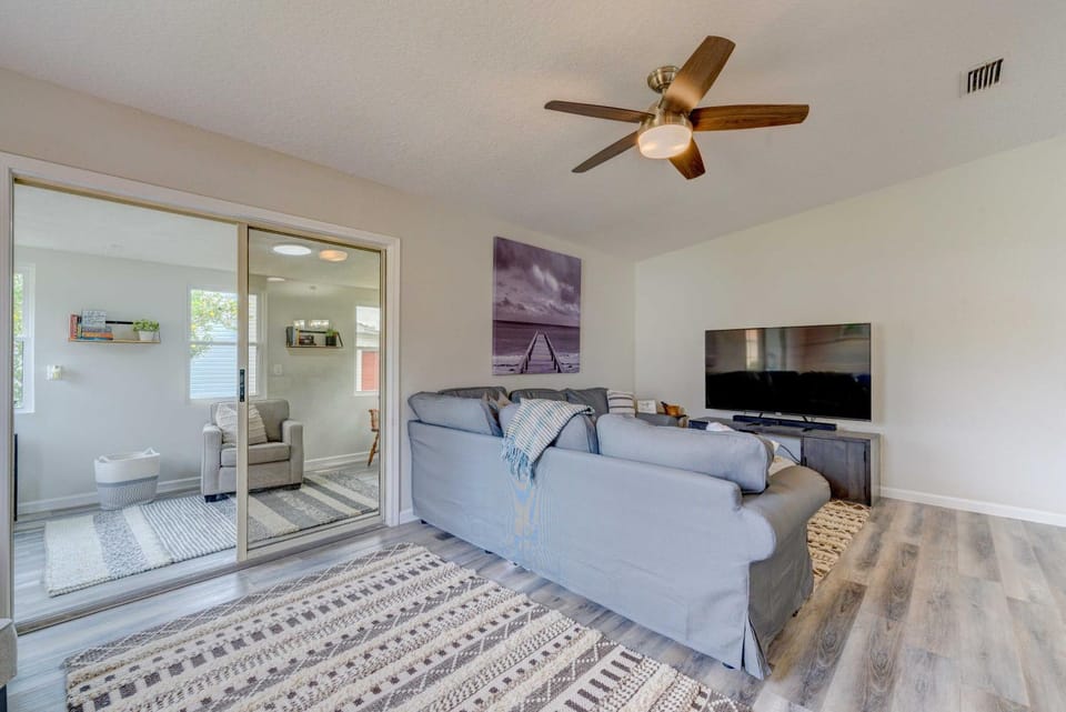 Peaceful Lady Lake Home w/ Screened-In Porch! House in Lady Lake