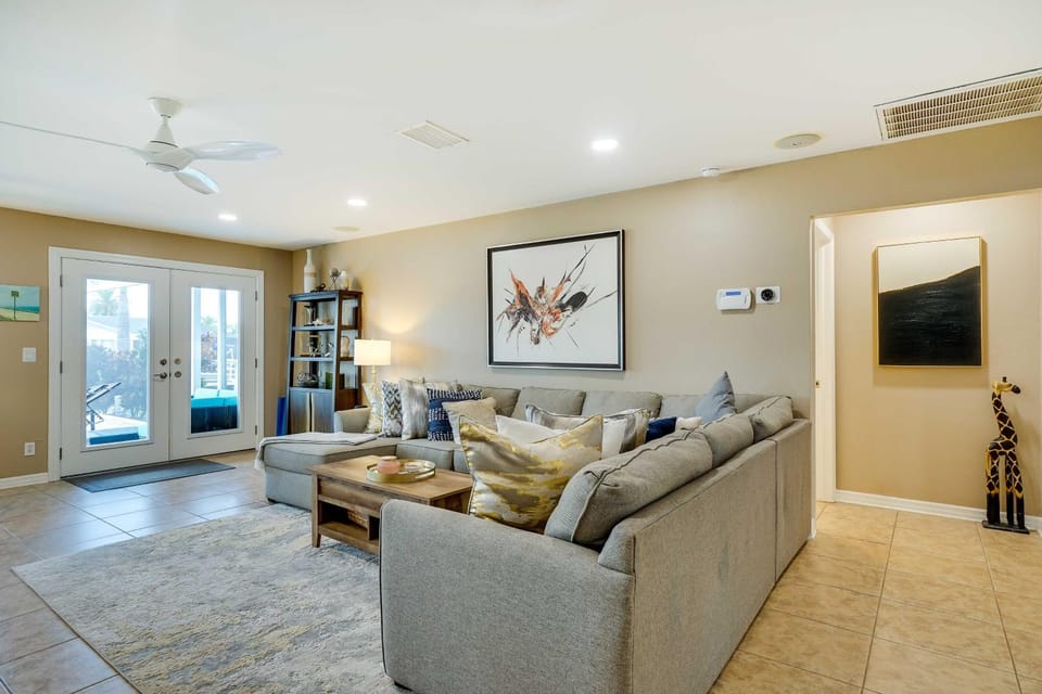 Family Home w/ Outdoor Oasis in Cape Coral! House in Cape Coral