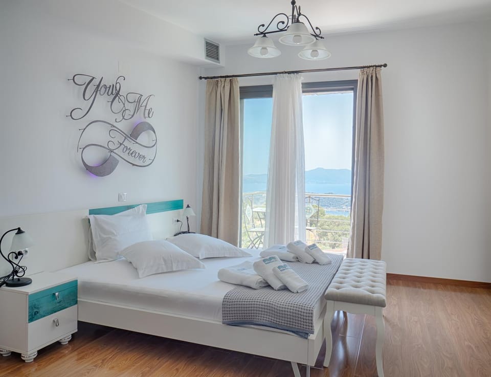 Bed, Balcony/Terrace, Photo of the whole room, Bedroom, Sea view, towels