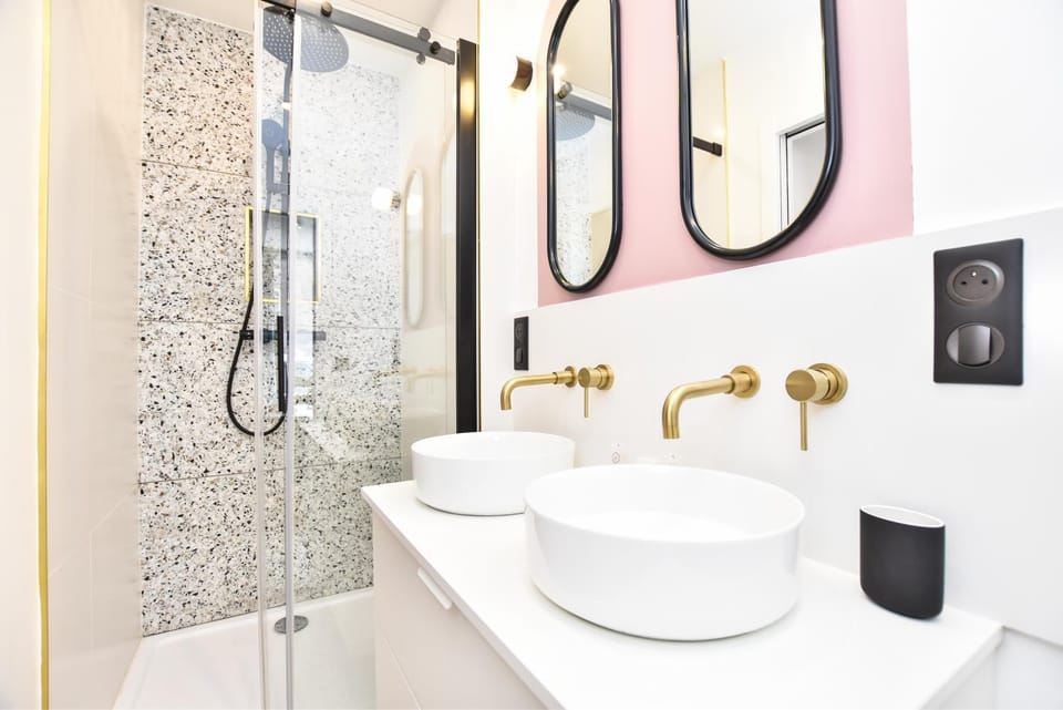 Charming and cosy flat next to the Eiffel Tower Apartment in Paris