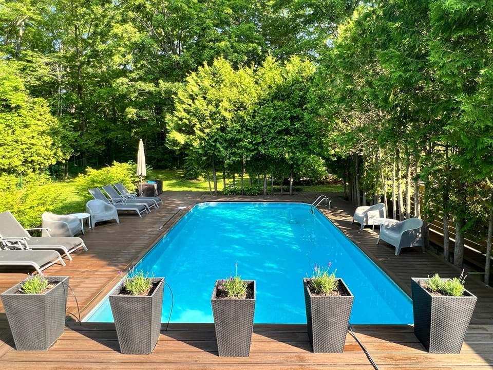 Patio, Garden, Garden, Balcony/Terrace, Garden view, Pool view, Swimming pool, sunbed