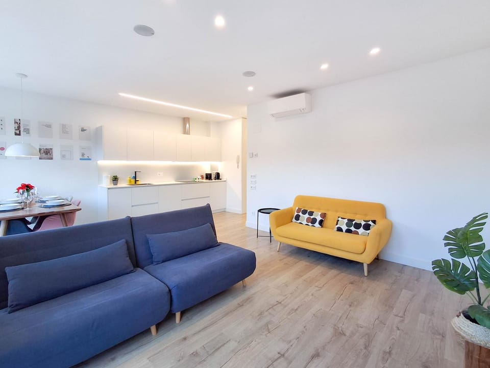TV and multimedia, Kitchen or kitchenette, Living room, Seating area, Dining area, dishwasher, flat iron, heating, internet, soundproof, stove, toaster, washing machine, air conditioner