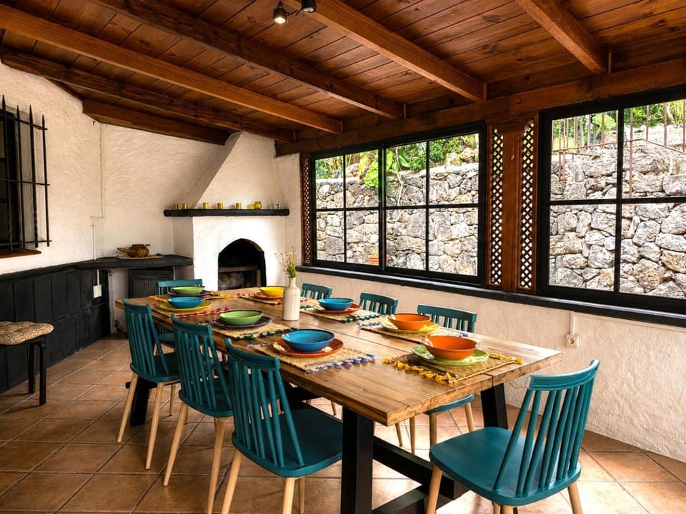 Patio, BBQ facilities