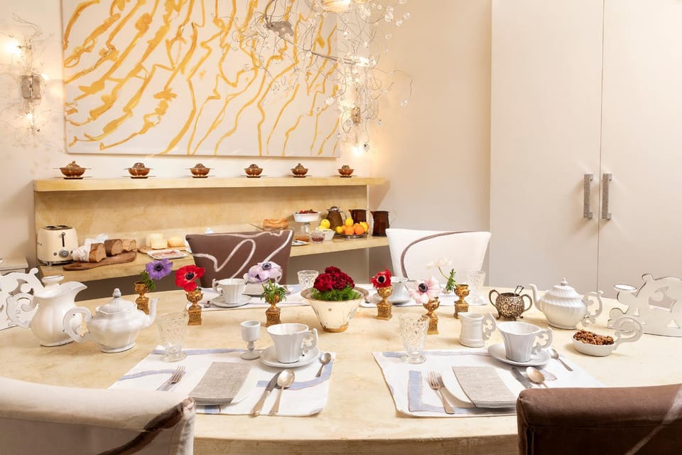 Restaurant/places to eat, Dining area