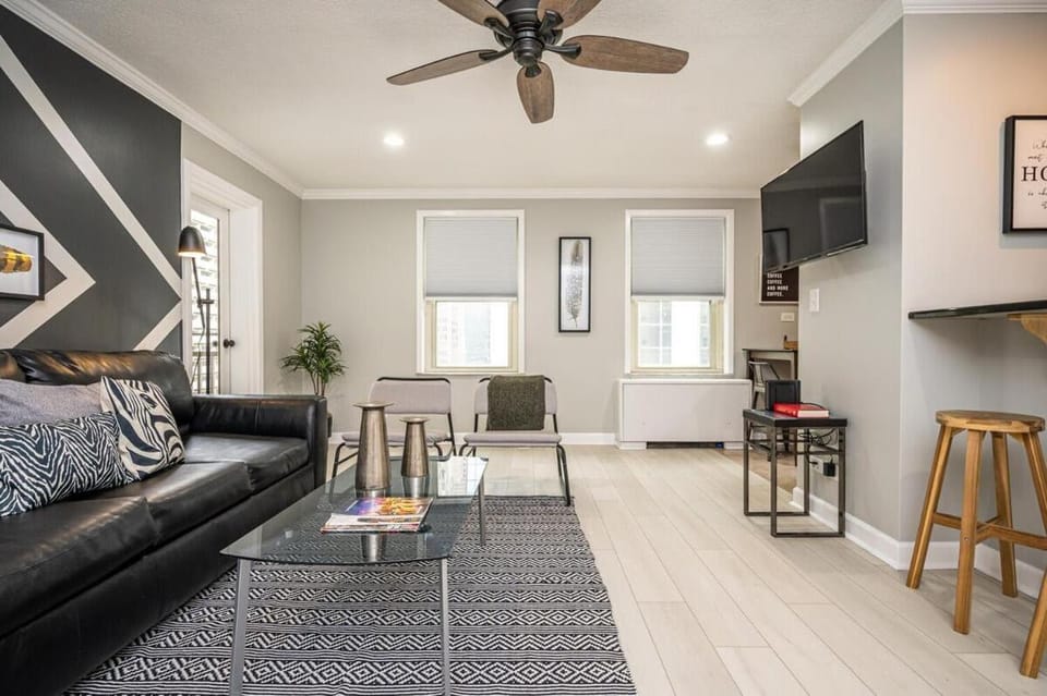 Downtown! 24h Concierge! Private Balcony! 11K House in Atlanta