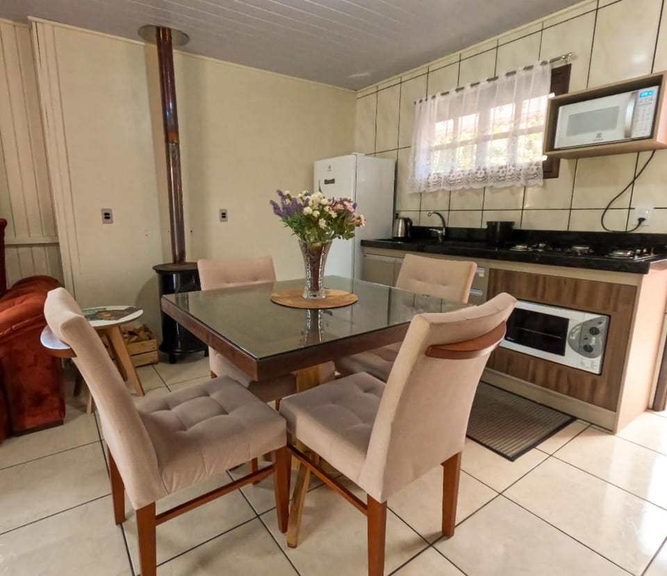 Hospedagem Aconchego da casa Rosa House in State of Santa Catarina