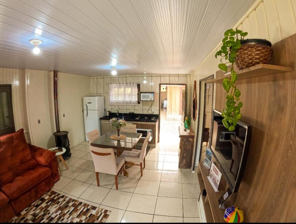 Hospedagem Aconchego da casa Rosa House in State of Santa Catarina