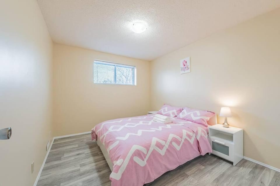MT Pleasant NW 2 bedrooms 500 Apartment in Calgary