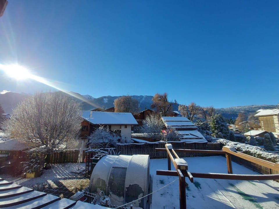 Appartement sud chaleureux, proche centre et ski, WIFI - FR-1-624-14 Apartment in Samoëns