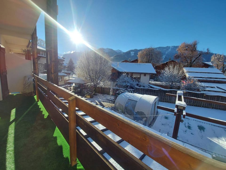 Appartement sud chaleureux, proche centre et ski, WIFI - FR-1-624-14 Apartment in Samoëns