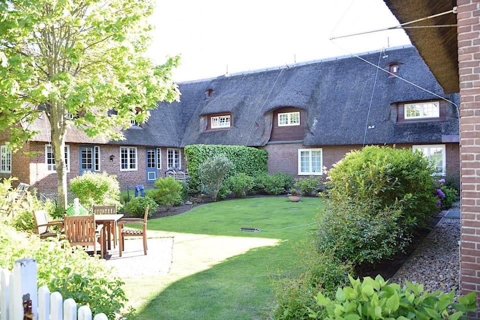 Ferienwohnung unter Reet Apartment in Westerland