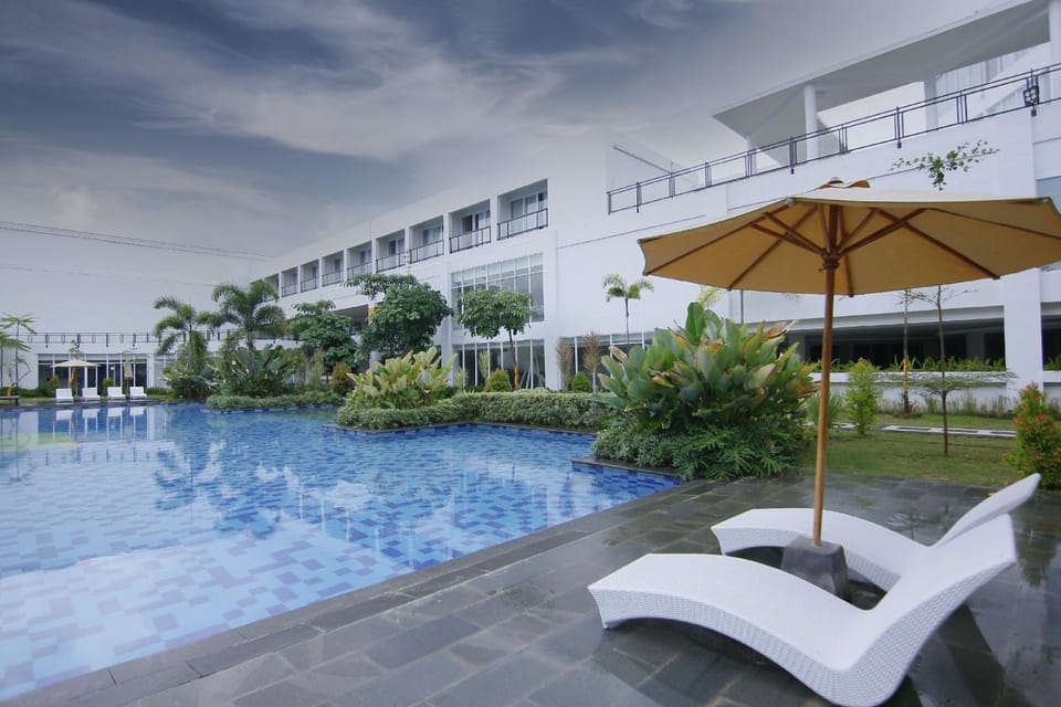 Garden, Swimming pool