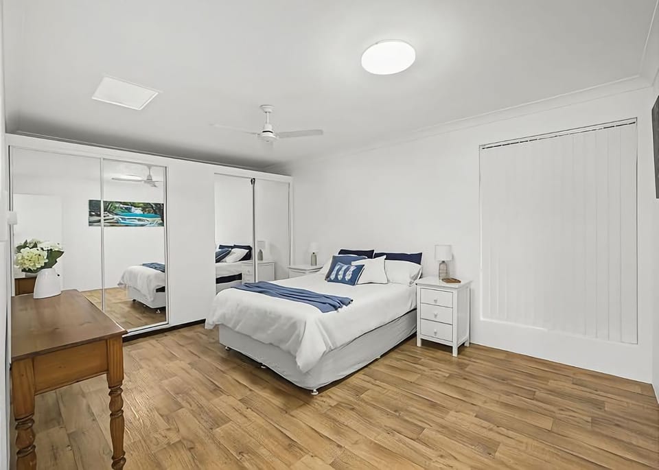 Blue Gem Apartment in Middle Arm