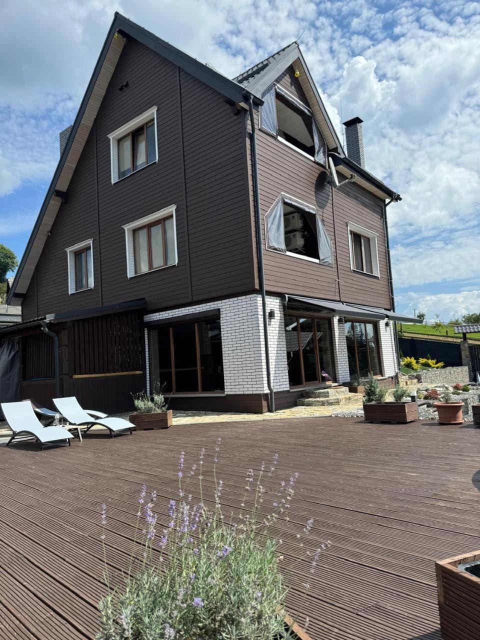 UnderДіл House in Ukraine