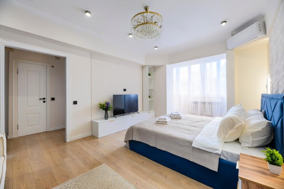 На площади Республики Apartment in Almaty