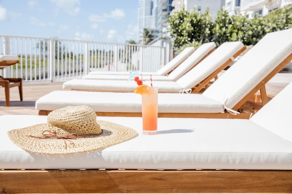 Balcony/Terrace, Drinks