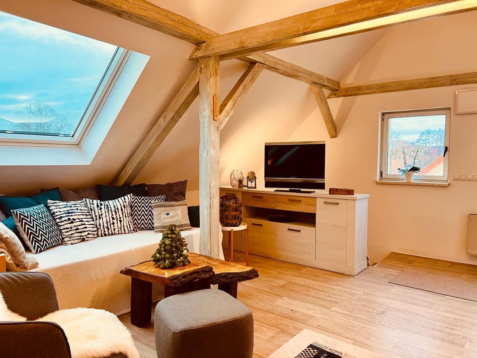 TV and multimedia, Seating area