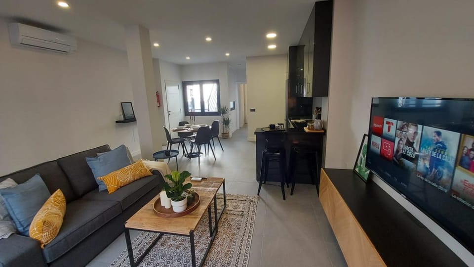 Living room, Seating area, Dining area