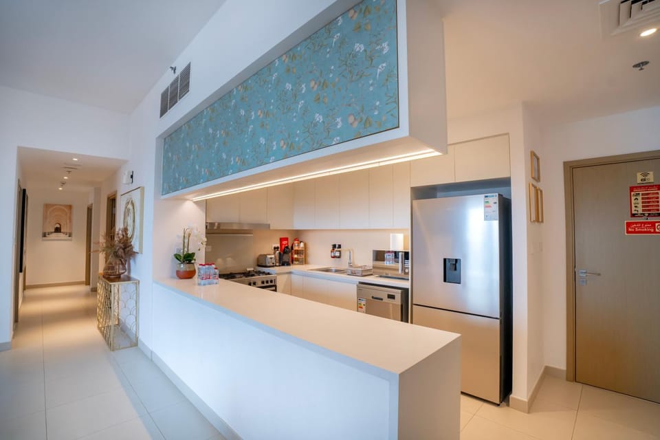 Kitchen or kitchenette, oven