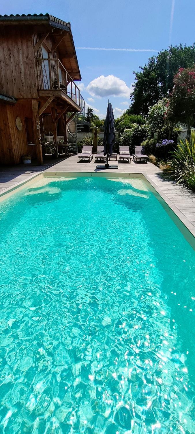 Swimming pool, Swimming pool