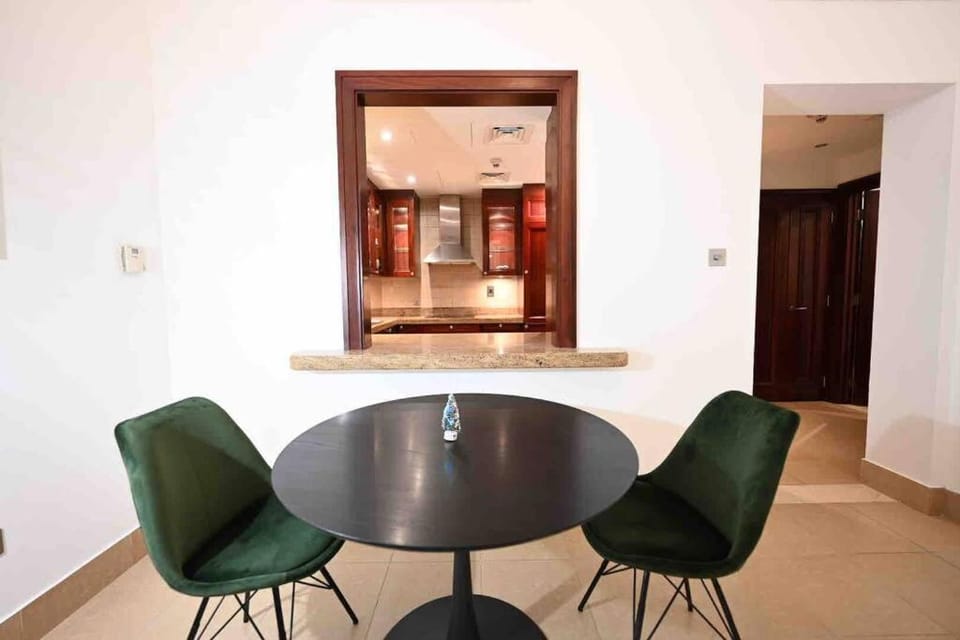 Brand new furniture . Close to Dubai Mall. Apartment in Dubai