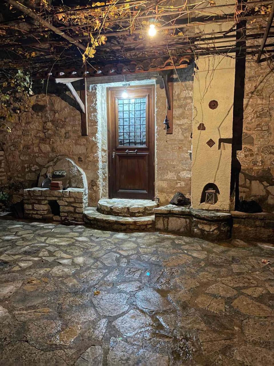 Patio, Facade/entrance